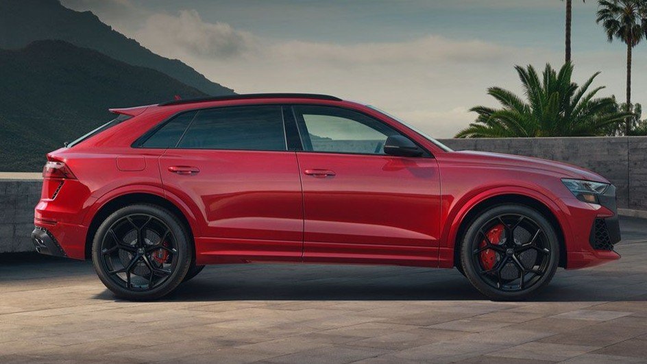 Audi RS Q8 Performance Red